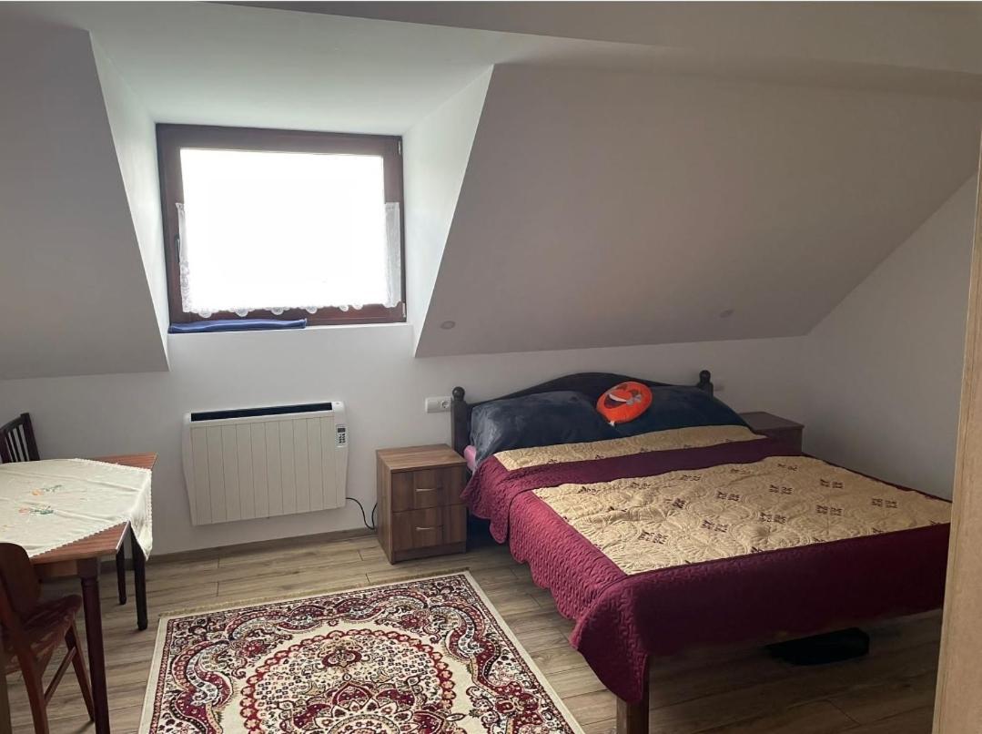 Karacsony Guest House Gyimesfelsőlok Kültér fotó