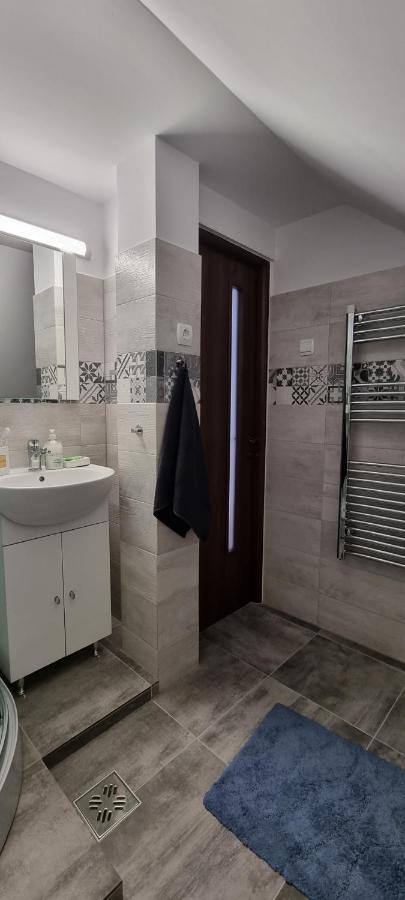 Karacsony Guest House Gyimesfelsőlok Kültér fotó