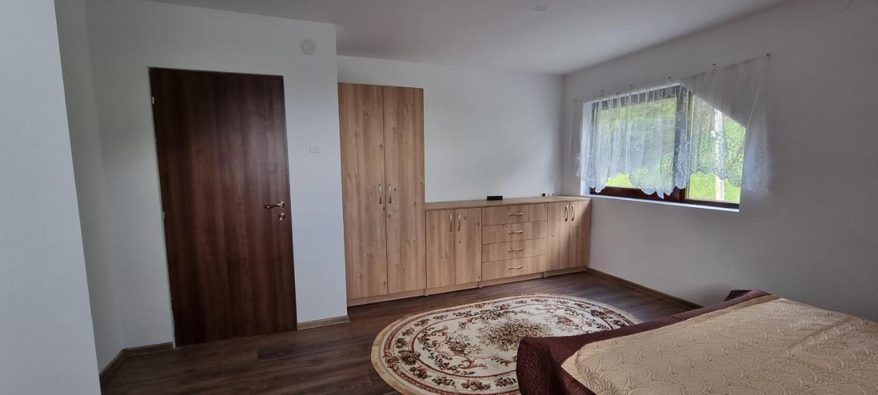 Karacsony Guest House Gyimesfelsőlok Kültér fotó