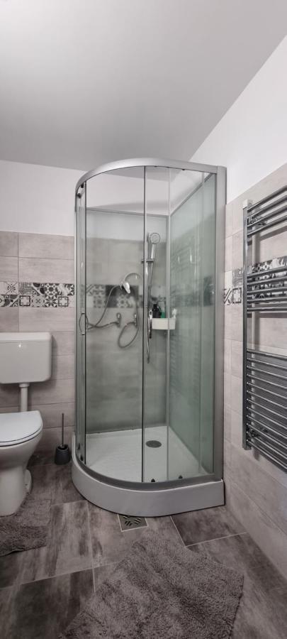 Karacsony Guest House Gyimesfelsőlok Kültér fotó
