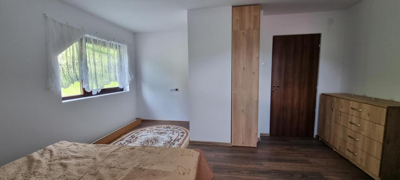 Karacsony Guest House Gyimesfelsőlok Kültér fotó